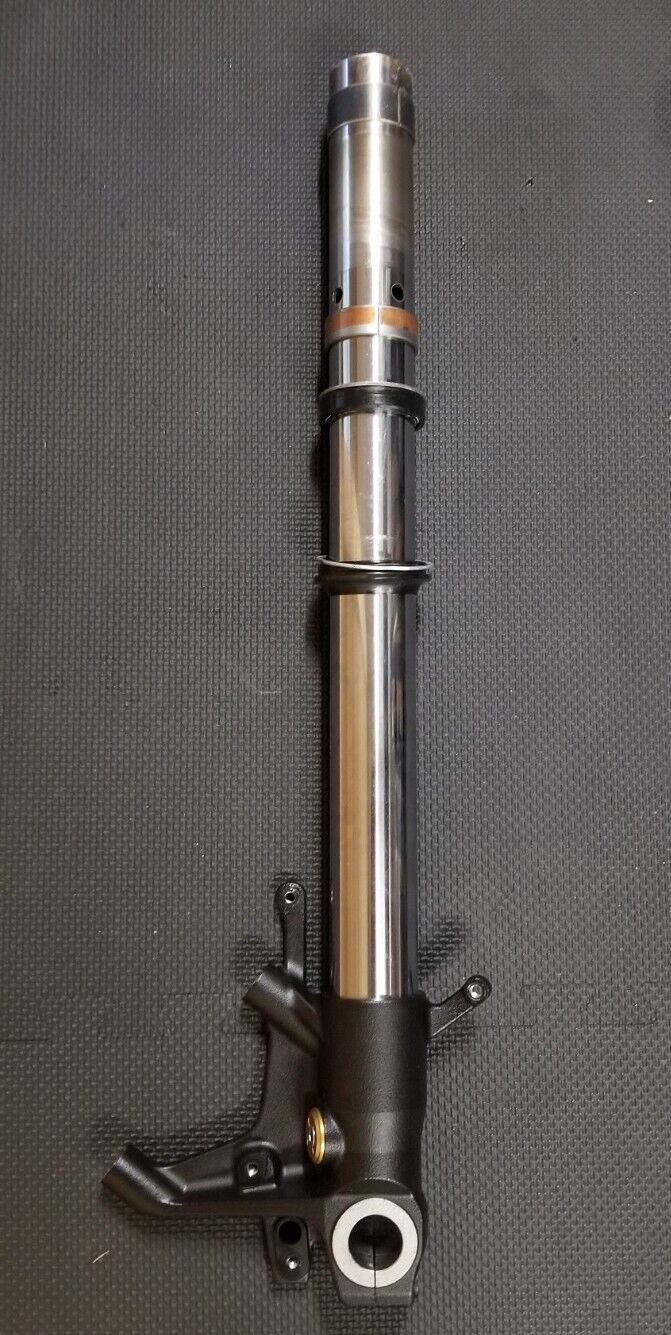 2017 2018 2020 Suzuki GSXR 1000 Front Right Fork Tube Mount R 51103-17K00